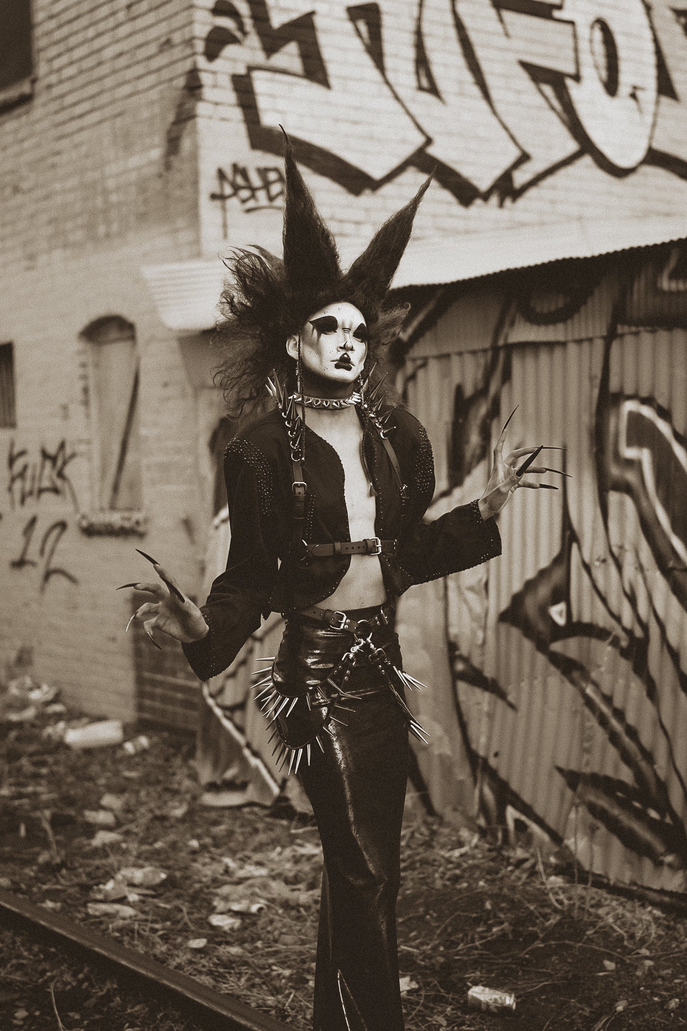 Saline Conjure 666 - Graffiti
